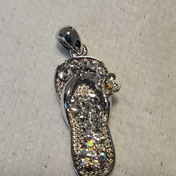 Charms set of 5, silver tone with crystals, including chain, NWOT - Picture 8 of 16